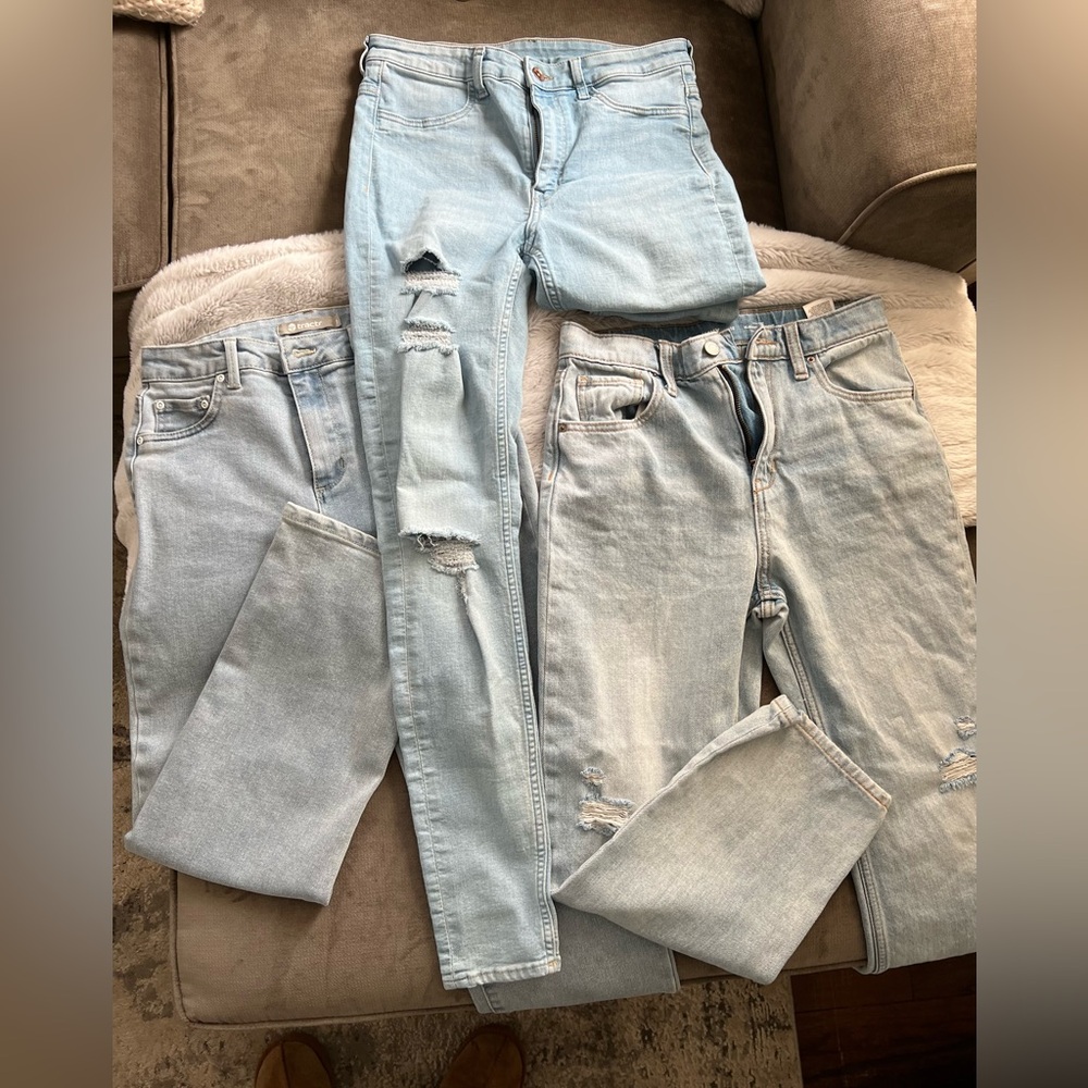 Three pairs light wash jeans size 12 & 14 Old Navy,  Tractr